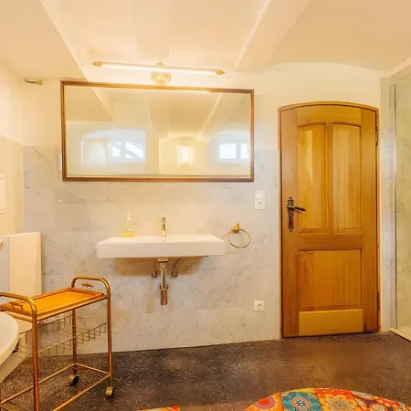 Unik Deluxe Bed & Breakfast